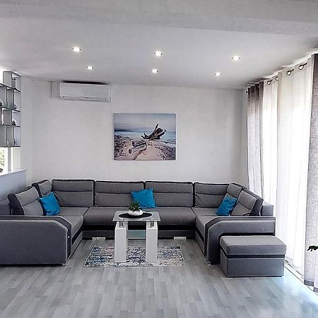 Luna Apartments Baska Voda Exterior photo